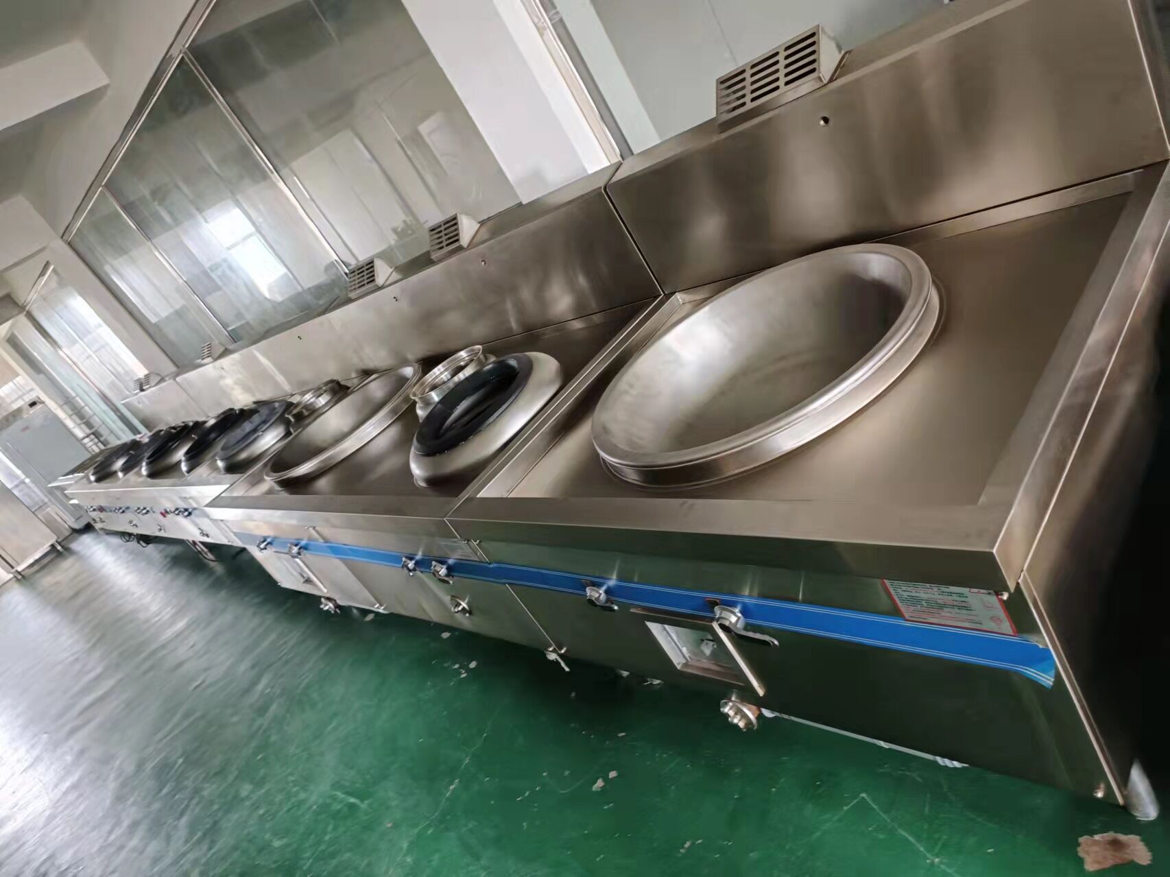 雍隆厨房设备公司上海办事处承接成套商用厨房设备生产厂家
